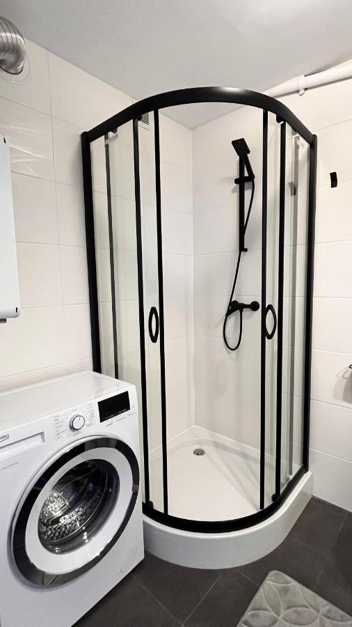 Apartament Z Widokiem Na Spodek カトヴィツェ エクステリア 写真